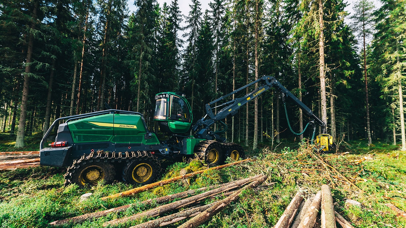 Abatteuse 1270H en forêt