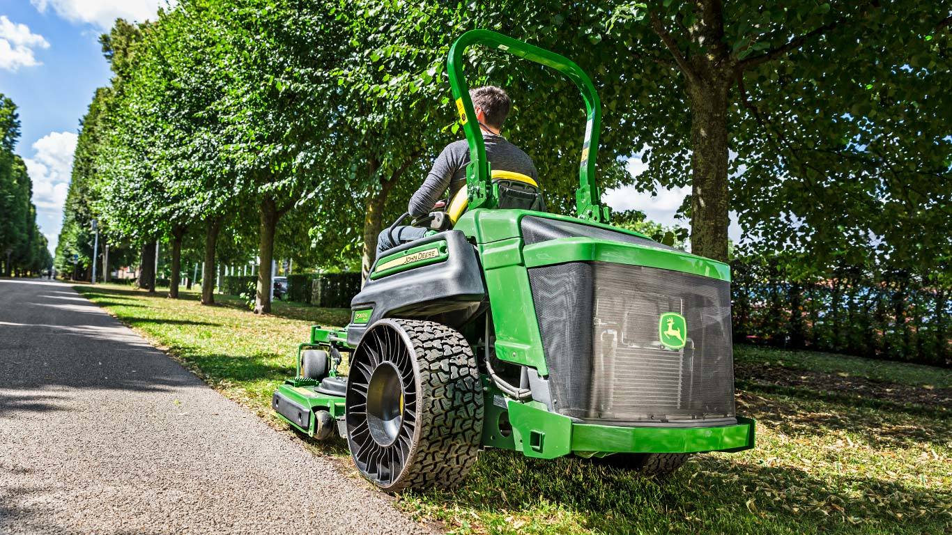 Lève tracteur tondeuse hydraulique capacité 800 Kg, facilite le nettoyage  et l'entretien des tondeuses professionnelles autoportées : :  Jardin
