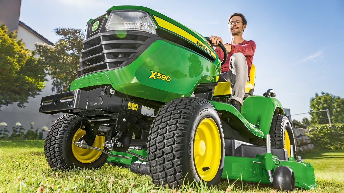 Tracteurs de jardin à batterie: tondeuse autoportée