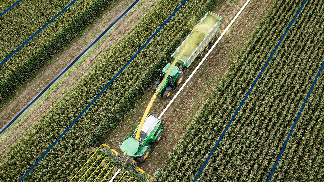 tracteur sur l’exploitation, vue de dessus