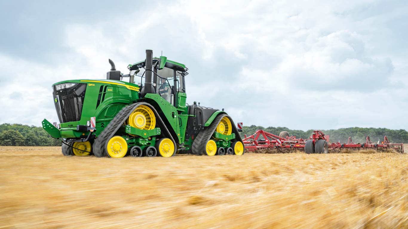 https://www.deere.fr/assets/images/region-2/products/tractors/large/9-series/9rx-cultivators-r2g035269-large.jpg