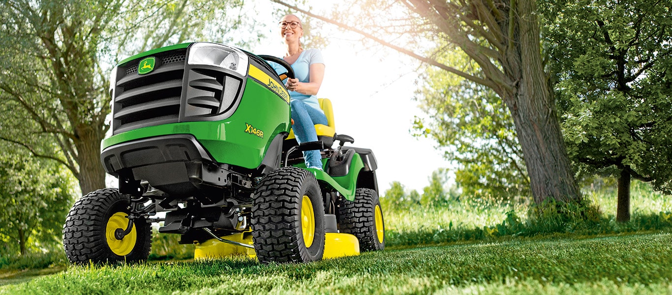 Série X100 Tondeuses autoportées et tracteurs de jardin John Deere FR