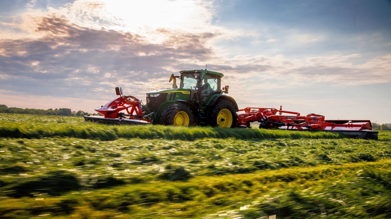 leftside-tractor-img
